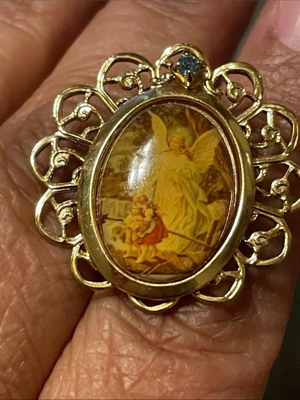 Vintage Ballou Guardian Angel brooch/pin